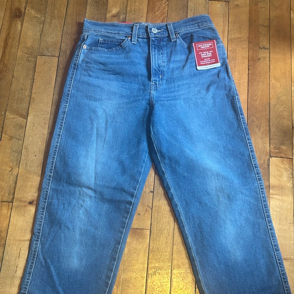 Levi's Women's Relaxed Fit Blue Denim Jeans